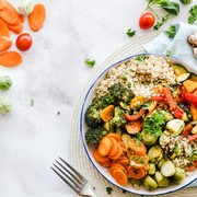 Nggak Hanya Menurunkan Berat Badan, Diet Mediterania Juga Bisa Bantu Mengatasi Stres! Ini Penjelasan Sains