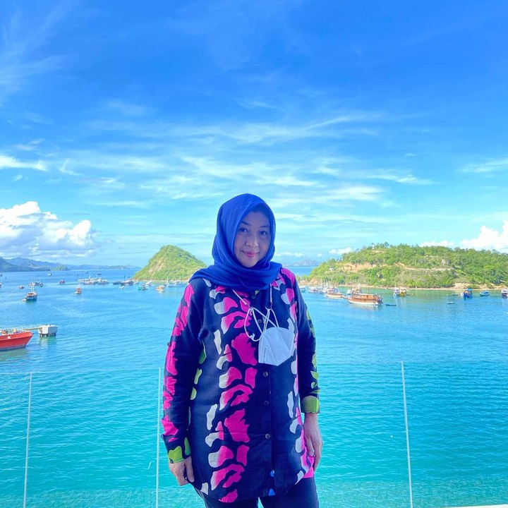 <p>Dina Mariana merupakan penyanyi lawas yang juga aktif didunia akting tahun 70-an sampai 80-an. Wanita 56 tahun ini telah menghasilkan banyak karya lagu sejak mulai berkarier di industri musik. (Foto: Instagram @dinamarianahs)</p>