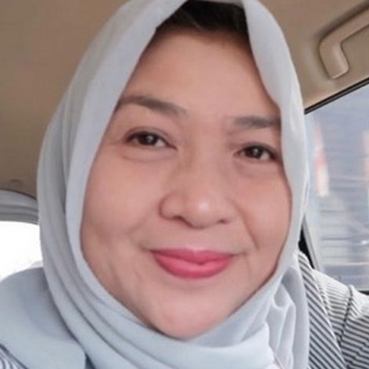 <p>Menurut informasi terbaru, Dina yang dikabarkan hilang sudah ditemukan keluarga dalam kondisi aman. Hal ini disampaikan kerabat sesuai dari pernyataan sang suami. (Foto: Instagram @dinamarianahs)</p>