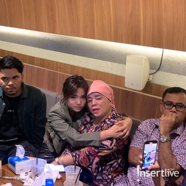 Tangis Ibunda Fuji Pecah Kala Teringat Tragedi Maut Bibi Andriansyah