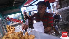 2,5 Juta Pedagang Gorengan Akan Dapat BLT Minyak Goreng Rp300 Ribu