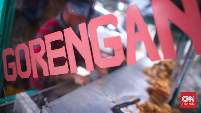 Banyak orang memilih gorengan sebagai menu berbuka puasa. Jika Anda termasuk penggemar gorengan buat berbuka puasa, ada baiknya untuk berhati-hati.