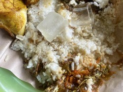 Makan Nasi Campur Es Batu, Sekte Makanan Terbaru Ini Kembali Bikin Bingung