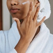 Agar Kulit Wajah Tetap Kencang di Usia 40-an, Ini 7 Trik Mudah untuk Jaga Elastisitas Kulit