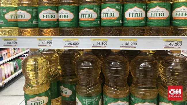 Saat ini, terutama kala minyak goreng langka dan harganya naik, banyak merek minyak goreng kemasan beredar di masyarakat. Berikut daftar yang miliki izin BPOM.