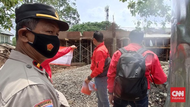 Bareskrim Polri menyita tanah milik tersangka kasus penipuan investasi aplikasi Binomo, Indra Kesuma alias Indra Kenz di kawasan Alam Sutera, Tangerang, Banten.