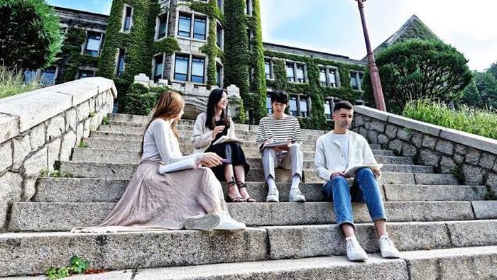 Punya Karier Cemerlang dan Dikenal Cerdas, 3 Tokoh Industri Hiburan Korea Ini Alumni Universitas Yonsei Punya Karier Cemerlang dan Dikenal Cerdas, 3 Tokoh Industri Hiburan Korea Ini Alumni Universitas Yonsei