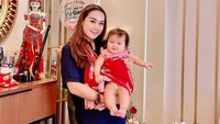 <p>Istri Basuki Tjahaja Purnama (Ahok) ini mulai program diet tak lama sejak melahirkan anak kedua. (Foto: Instagram @btpnd)<br /><br /></p>