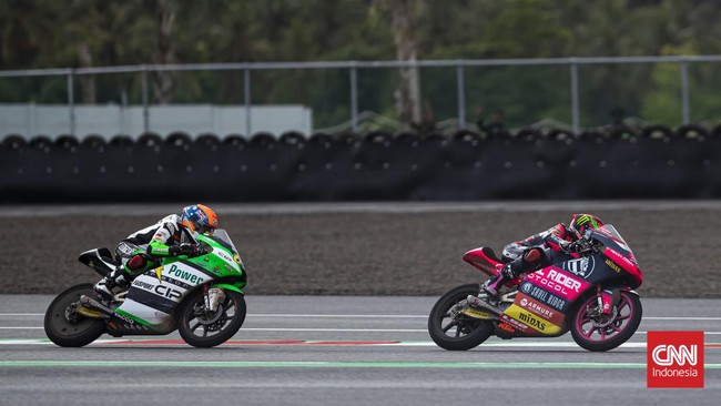 Jumlah lap MotoGP Mandalika 2022 dikurangi setelah kondisi aspal Sirkuit Mandalika yang terlalu panas, Minggu (20/3) siang.