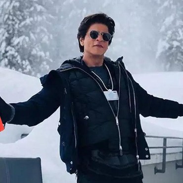 Hiatus karena Anak Narkoba, Shah Rukh Khan Kepergok Paparazi Lakukan Ini