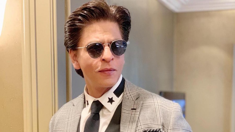 Jalani ibadah umrah di tengah padat jadwal syuting, Shah Rukh Khan