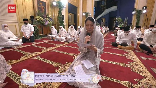 Momen Putri Tanjung Menangis Minta Izin Menikah ke Orang Tua