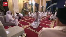 VIDEO: Momen Haru Saat Putri Tanjung Minta Restu ke CT Untuk Menikah