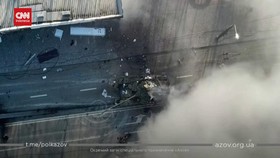 VIDEO: Detik-detik Tank Rusia Bersimbol Z Dibom di Mariupol Ukraina