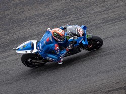 Lompat, Rins! Lompat!