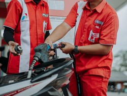 Doa Erick Thohir-Ahok buat Sejoli yang Prewed di SPBU