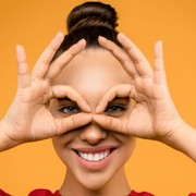 8 Kebiasaan Sehari-hari Anak Muda yang Bisa Merusak Kesehatan Mata!