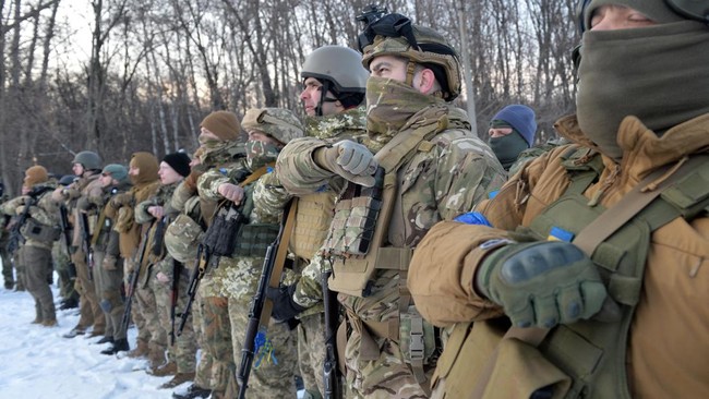 Pasukan Rusia mengklaim lebih dari 1.000 pasukan Angkatan Laut Ukraina menyerah di Mariupol.