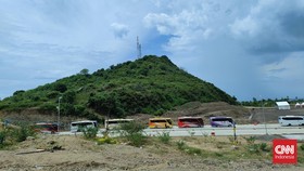 Bukit Dadakan Diserbu Warga Jelang MotoGP Mandalika