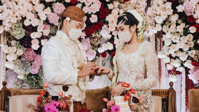 Ekhi Anam, desainer kebaya pernikahan Putri Tanjung dan Guinandra Jatikusumo ternyata punya tantangan tersendiri.