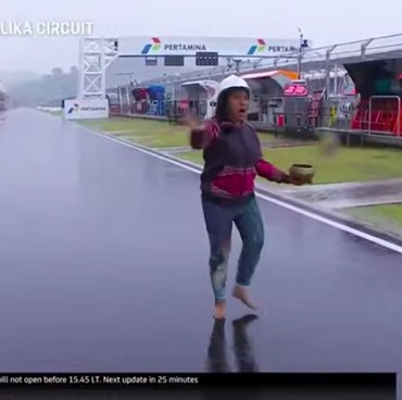 Aksi Rara Viral di Mandalika, BMKG Sebut Hujan Berhenti Bukan karena Pawang