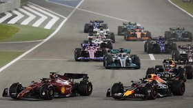 Hasil F1 GP Bahrain: Leclerc Juara, Hamilton Ketiga