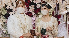FOTO: Momen-momen Akad Nikah Putri Tanjung dan Guinandra