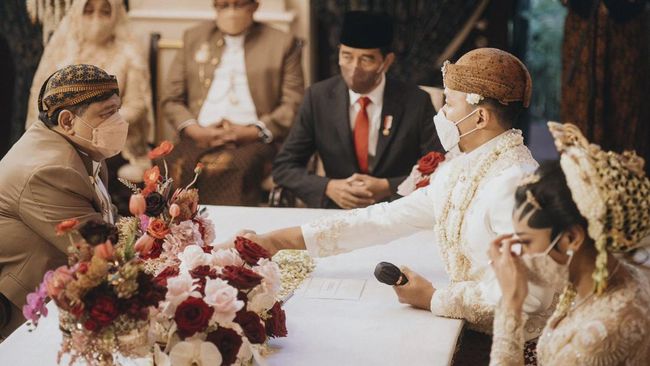 Presiden Joko Widodo akan menjadi saksi nikah pernikahan Putri Tanjung dan Guinandra yang dihelat pada Minggu (20/5).