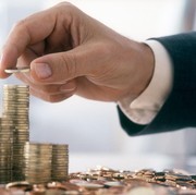 Pria Ini Jadi Orang Asia Pertama Terkaya ke-3 Dunia Balap CEO LV, Bisa Tebak dari Negara Mana?