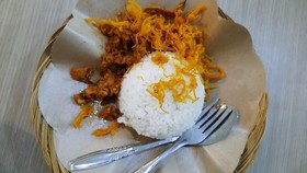 Nasi Balap Puyung, Sajian Kuliner Pedas di Mandalika