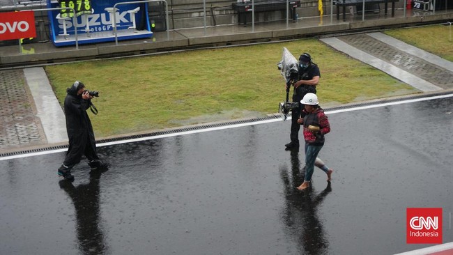 Pihak MotoGP ikut mengomentari kehadiran pawang hujan di MotoGP Mandalika yang bernama Raden Roro Istiati Wulandari.
