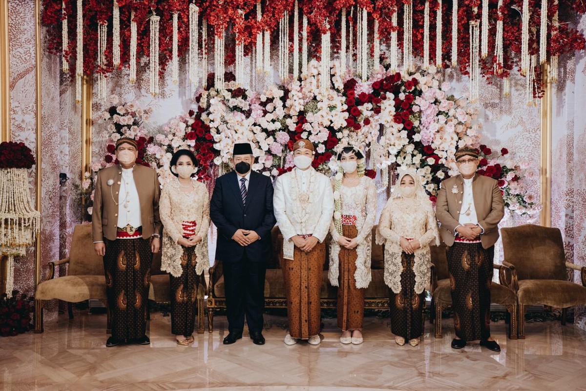 Pernikahan Putri Tanjung