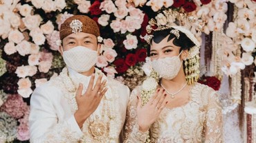 img-title Doa dari SBY hingga Jusuf Kalla untuk Putri Tanjung dan Andra