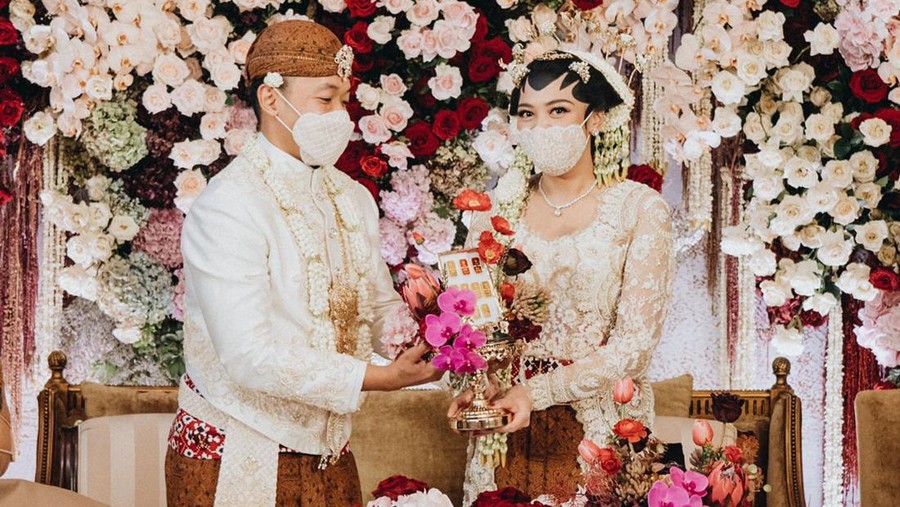 Pernikahan Putri Tanjung