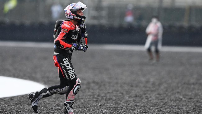 Sebelum batok dan busa helm diproduksi, diameter kepala Aleix Espargaro diukur terlebih dahulu sehingga helm nyaman saat dipakai membalap di MotoGP Mandalika.