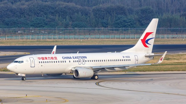 Pesawat Boeing 737-800 China Eastern Airlines yang diduga menabrak dan menyebabkan kebakaran perbukitan pada Senin (21/3) di Guangxi baru berusia 6 tahun.