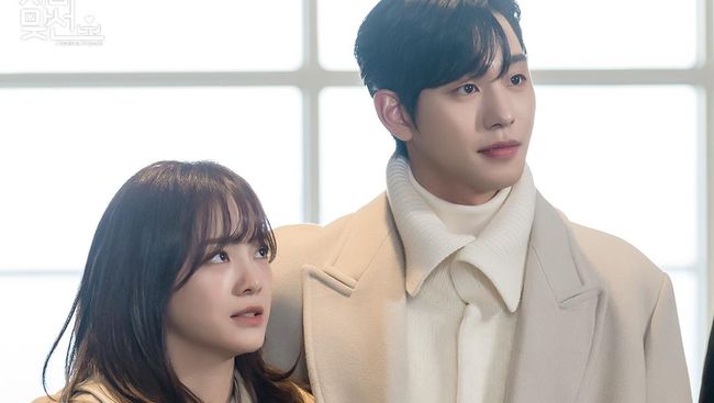 Kemesraan Kim Se-jeong dan Ahn Hyo-seop, serta Seol In-a dan Kim Min-gyu membuat Business Proposal masih menguasai rating drama Senin malam.