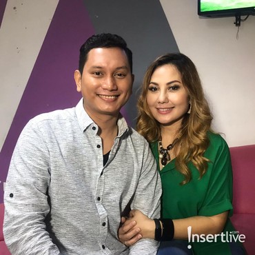 3 Tahun Menikah dengan Berondong, Emma Waroka Ingin Punya Anak