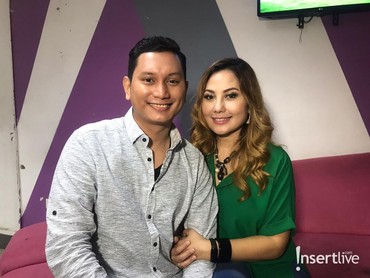 3 Tahun Menikah dengan Berondong, Emma Waroka Ingin Punya Anak