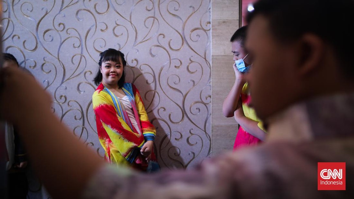 FOTO: Gaya Model Down Syndrome di Catwalk