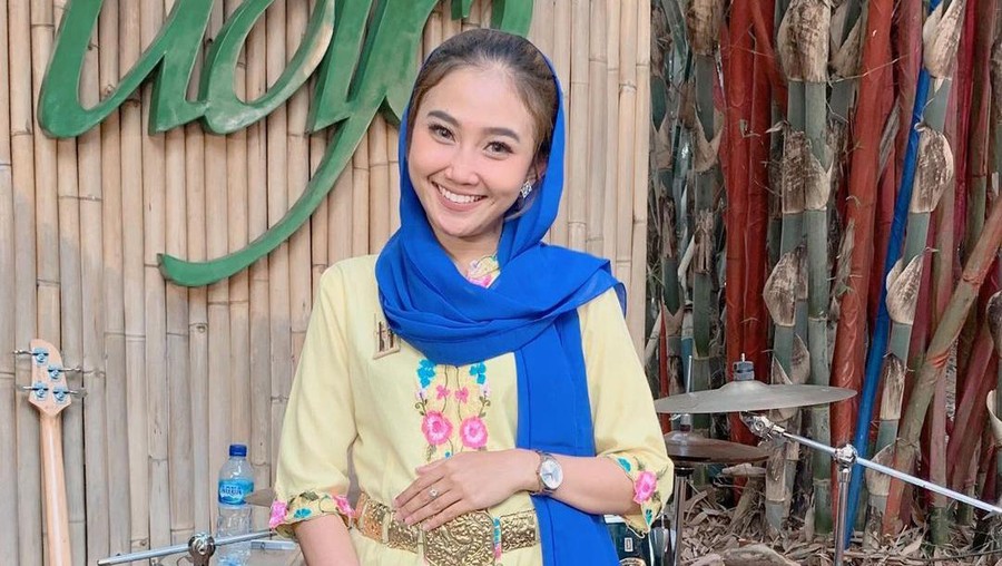 Ghyna Ridha biduan yang joget bareng Marc Marquez