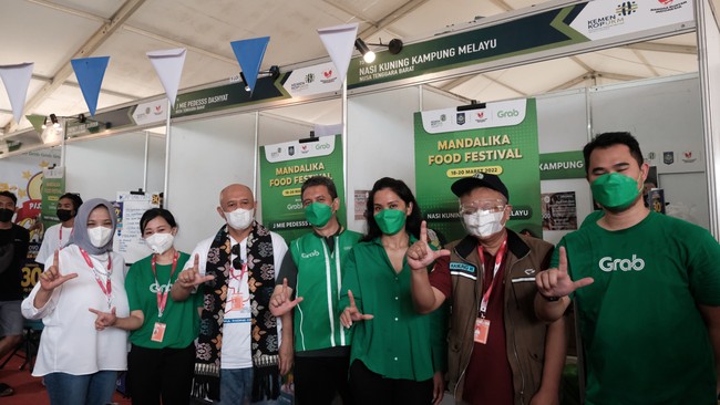Grab bersama KemenkopUKM serta Dinas Koperasi NTB bersinergi menyelenggarakan Festival Kuliner Mandalika di Sirkuit Mandalika, 18-20 Maret.