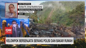 VIDEO: Kelompok Bersenjata Serang Polisi dan Bakar Rumah