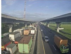 Ada Kecelakaan Beruntun, Lalin Tol Cikampek Arah Jakarta Macet 2 Km