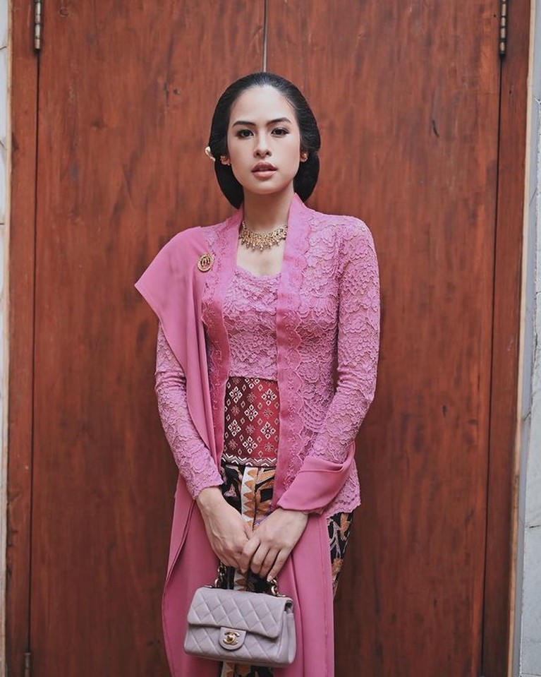 Maudy Ayunda Penampilan Maudy Ayunda hadiri pernikahan Putri Tanjung