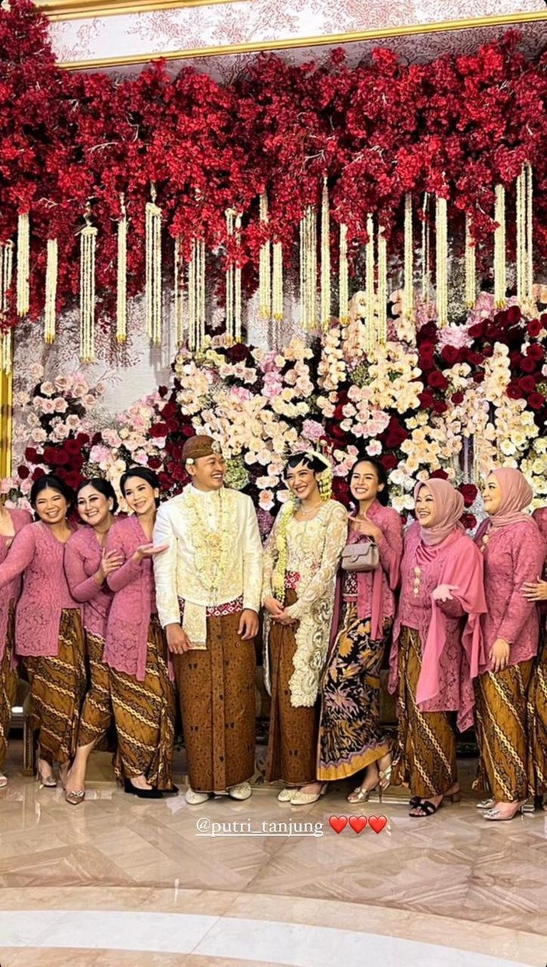 Penampilan Maudy Ayunda hadiri pernikahan Putri Tanjung