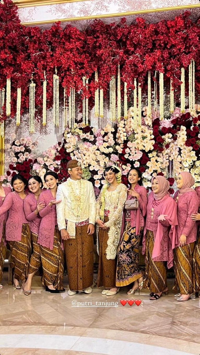 Maudy Ayunda Penampilan Maudy Ayunda hadiri pernikahan Putri Tanjung