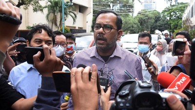 img-title Haris Azhar Desak Polisi Tuntaskan Perkara Perseteruan dengan Luhut