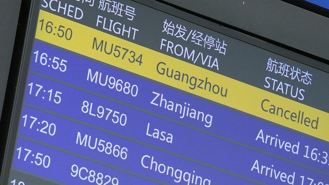 Pesawat Boeing 737-800 China jatuh di desa dekat Kota Wuzhou, Provinsi Guangxi, Senin (21/3), kemungkinan tak ada korban selamat.