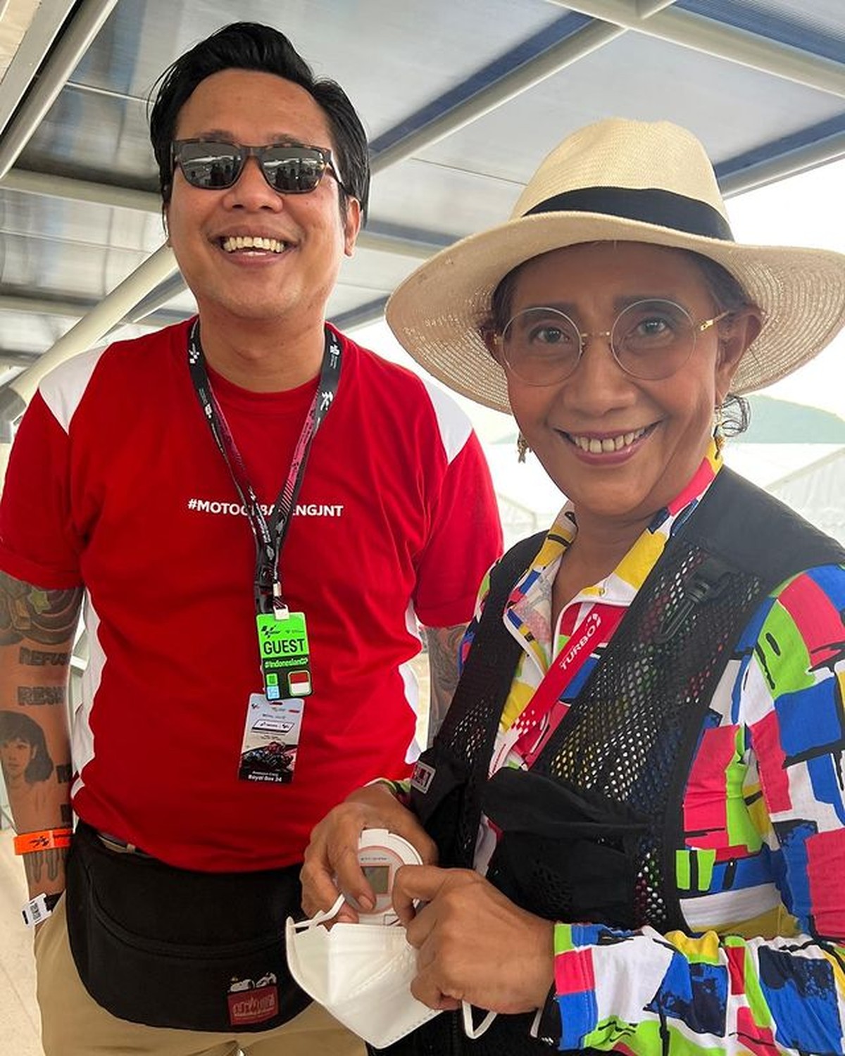 Potret Artis Tonton Motogp Mandalika 2022